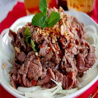 Gỏi bò nhúng dấm